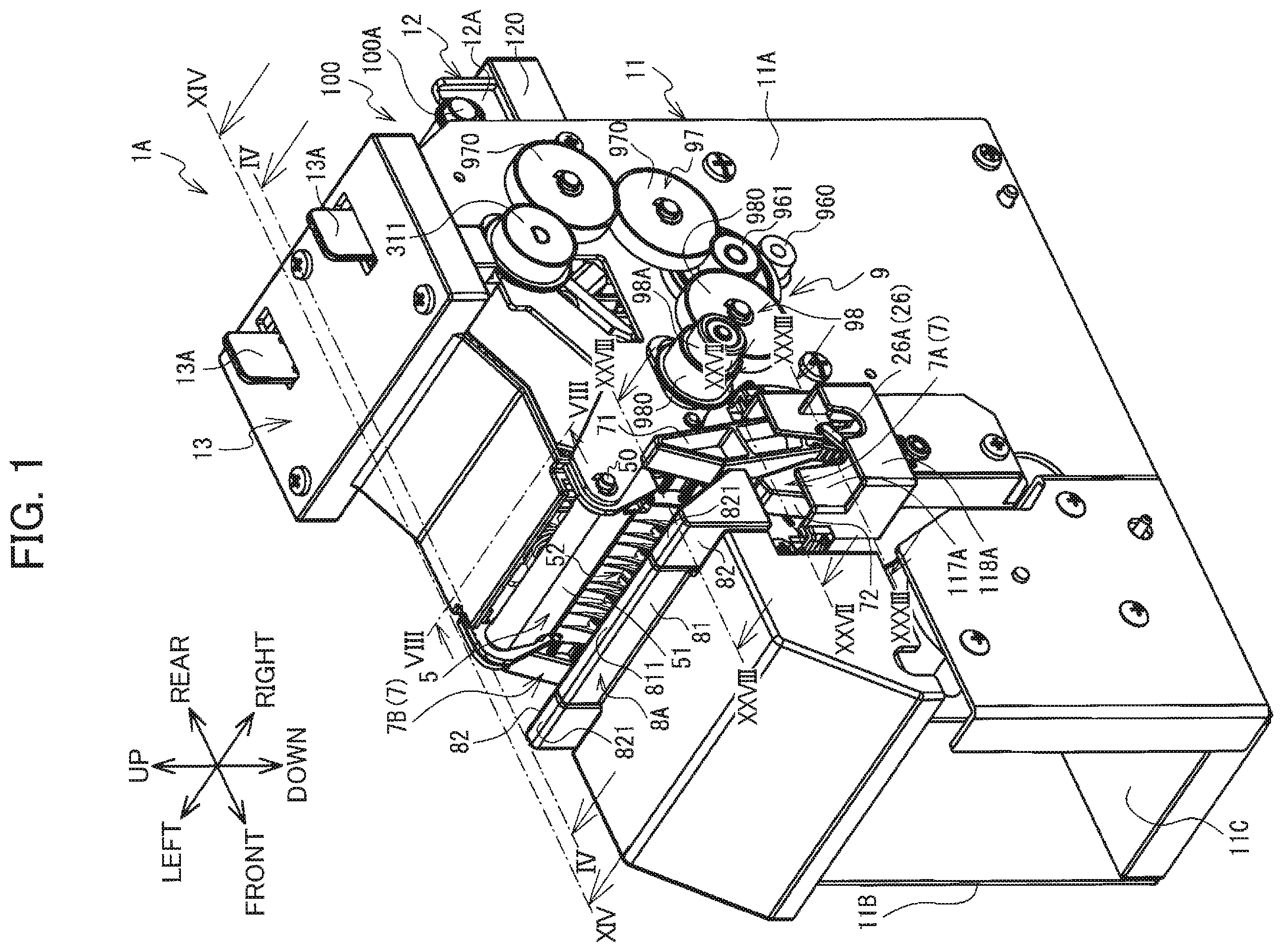 Patent US12351355 — Label wrapping device including first and second members arranged to partially overlap each other in width direction of label to correct curling tendency of label — Figure 1